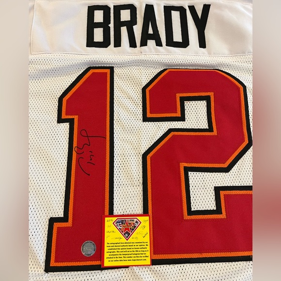 Signed Tom Brady #12 Tampa Bay buccaneers jersey - Picture 4 of 5